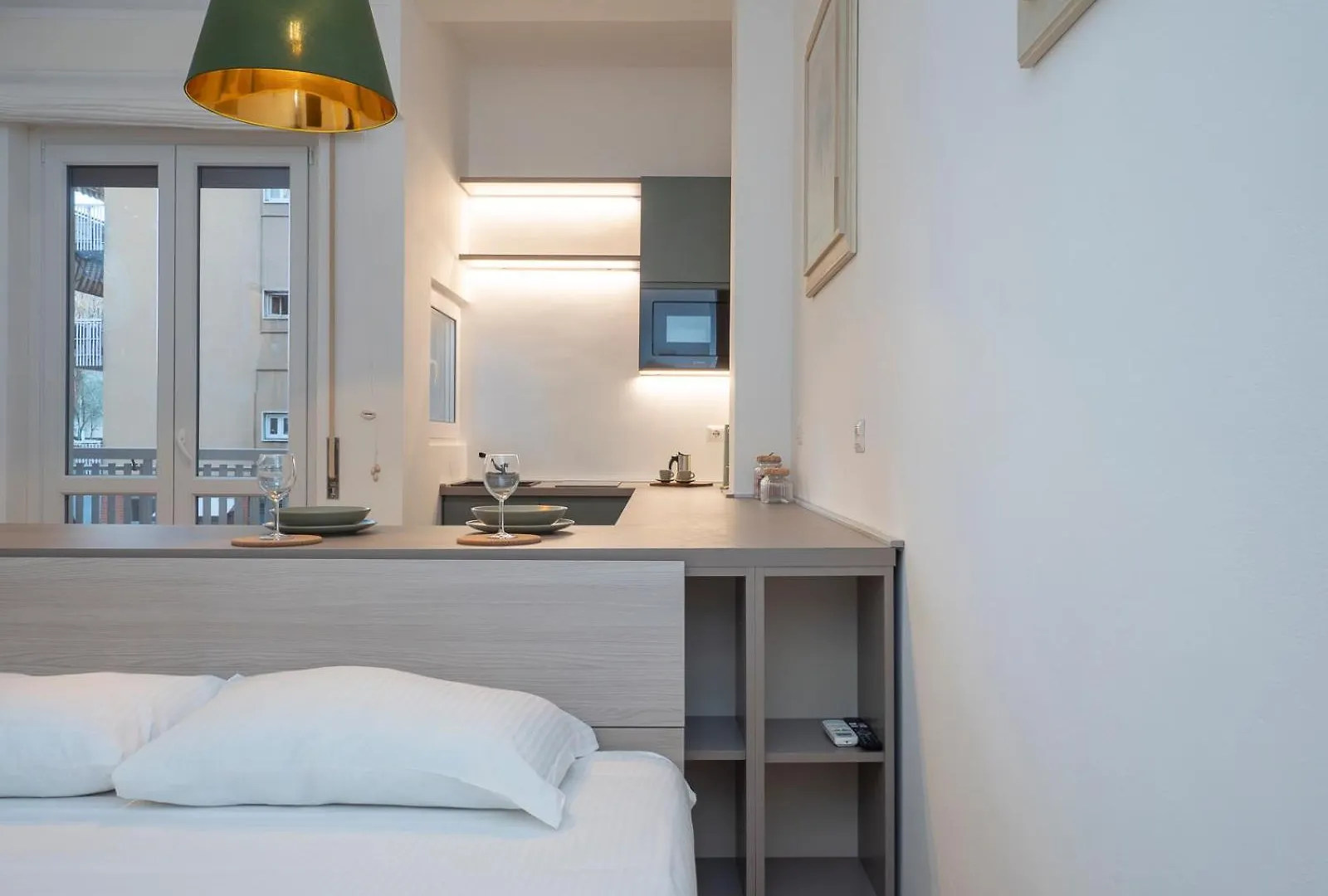Xenia Apartments - Renovated Studio In Navigli Area Milan