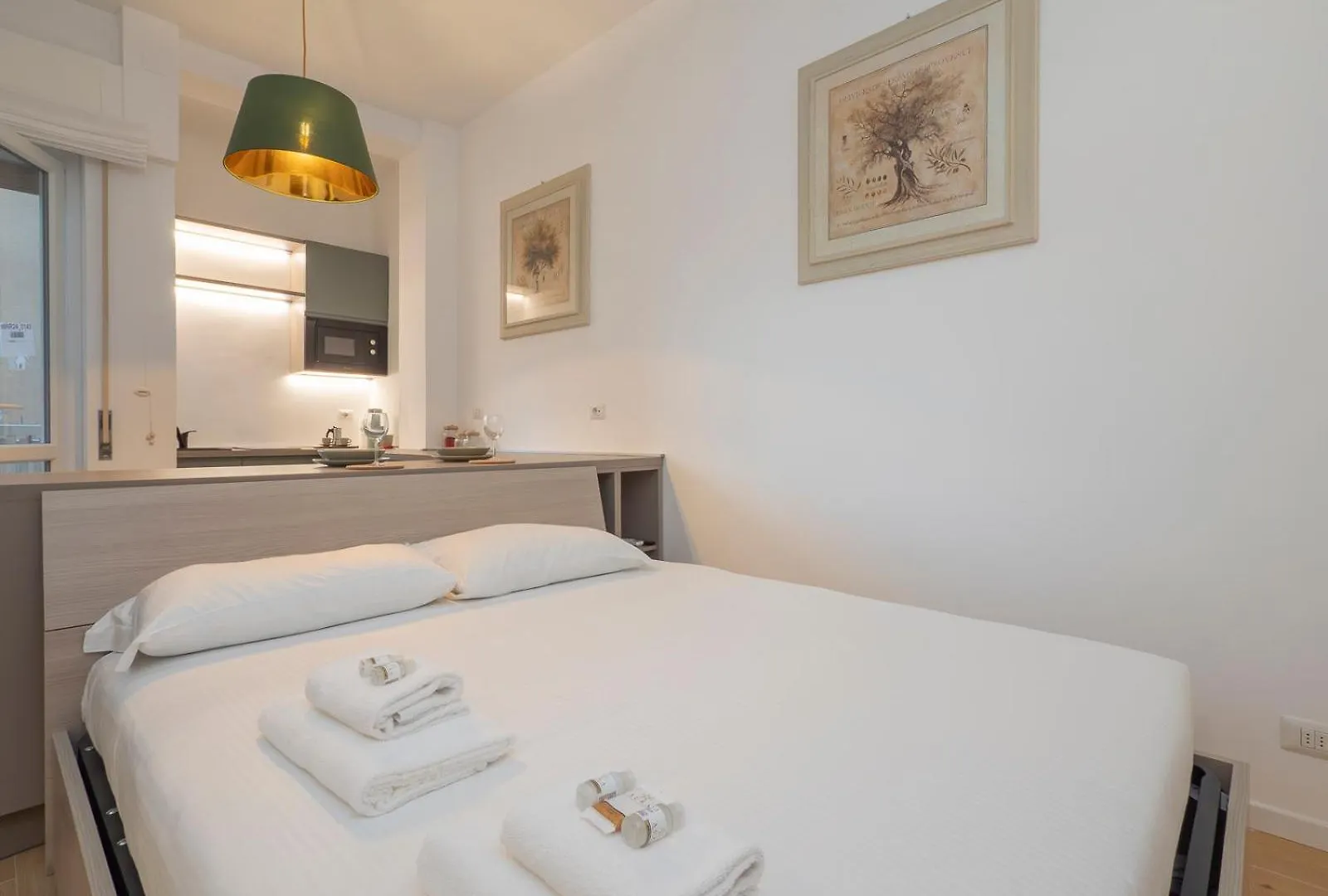 Xenia Apartments - Renovated Studio In Navigli Area Milan